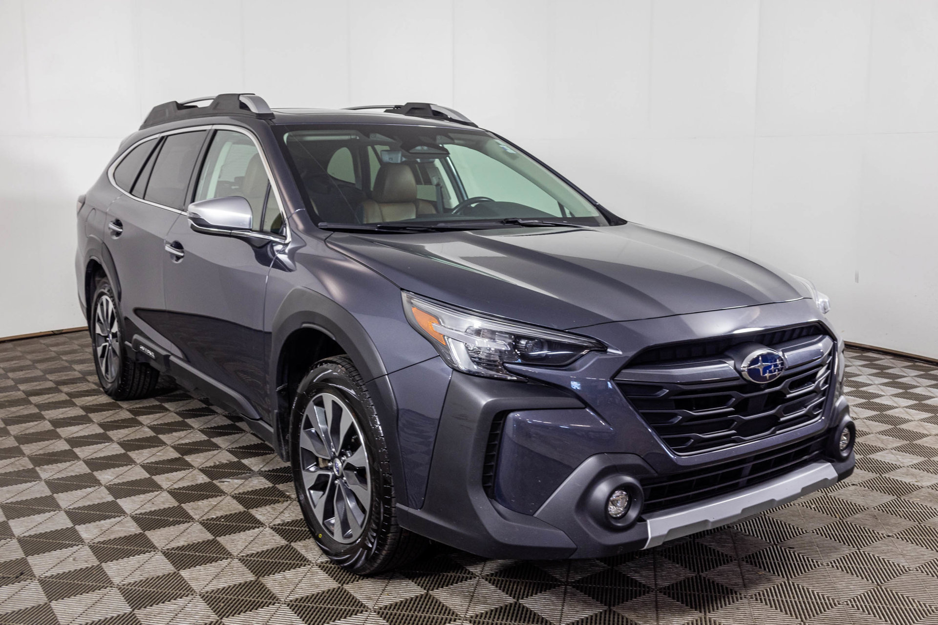 Used 2023 Subaru Outback Touring AWD/4WD image 17