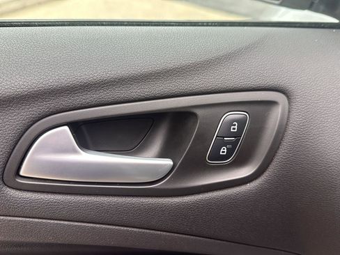 Used 2019 Ford Escape SE image 17