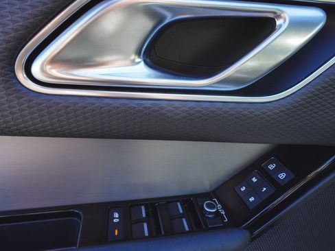 Used 2023 Land Rover Range Rover Velar R-Dynamic S image 10