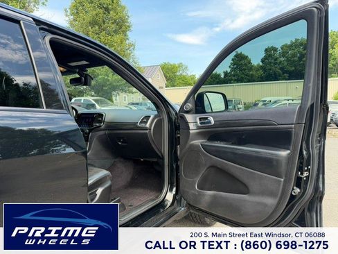 Used 2019 Jeep Grand Cherokee Altitude AWD/4WD image 16