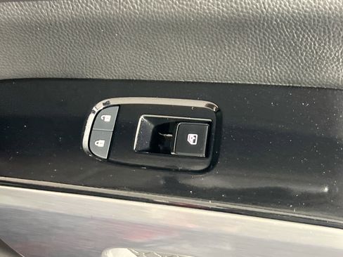 Used 2022 Nissan Pathfinder SL w/ SL Premium Package image 32