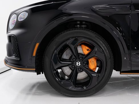 Certified 2025 Bentley Bentayga image 43