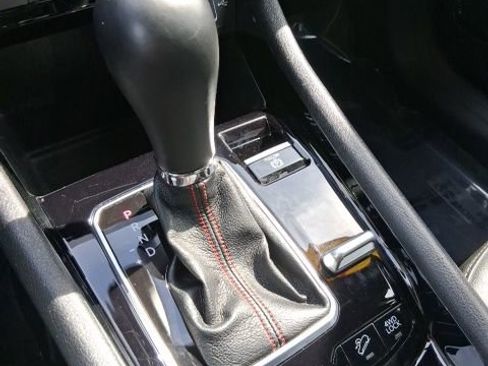 Used 2025 Jeep Compass Trailhawk image 24