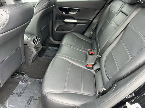 Used 2024 Mercedes-Benz GLC 300 image 13