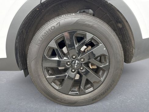 Used 2023 Kia Sorento S w/ Panoramic Sunroof Package AWD/4WD image 12