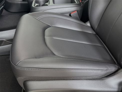 New 2026 Chrysler Pacifica Select image 20