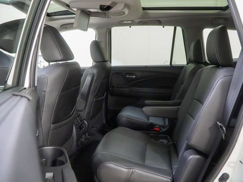 Used 2022 Honda Pilot Elite image 47