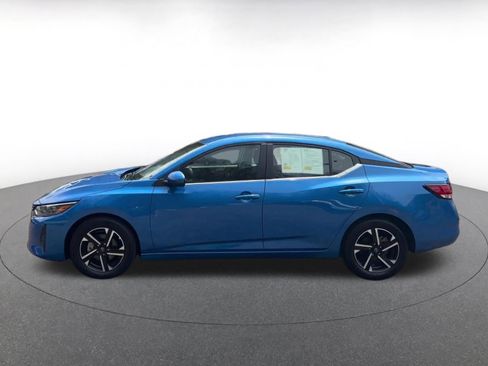 Used 2025 Nissan Sentra SV image 9