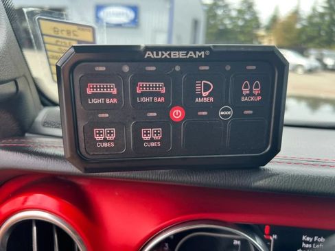 Used 2019 Jeep Wrangler Unlimited Rubicon w/ Advanced Safety Group AWD/4WD image 24