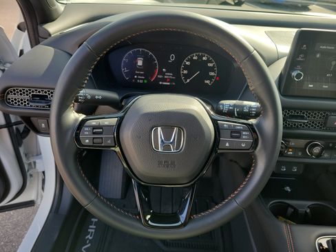 Used 2026 Honda HR-V Sport image 23