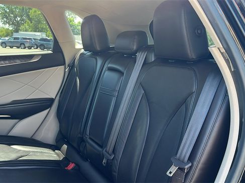 Used 2017 Lincoln MKC Reserve image 35