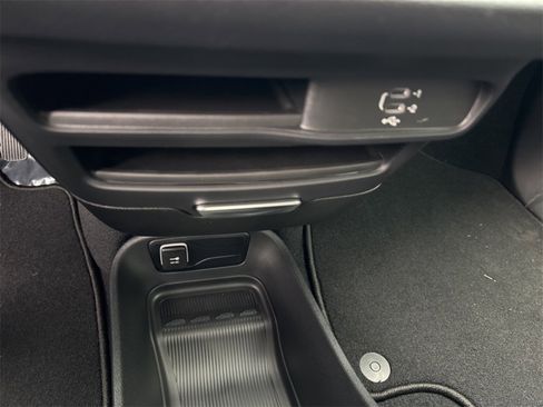 New 2026 Chrysler Voyager LX image 14