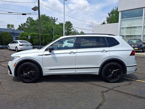 Certified 2023 Volkswagen Tiguan SE R-Line FWD image 8