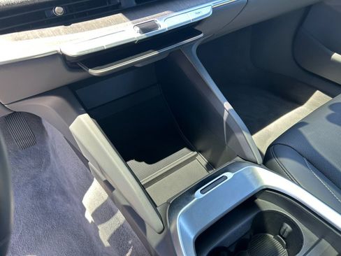 Used 2024 Lucid Air Touring AWD/4WD image 22