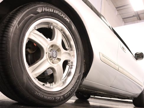 Used 1998 Lincoln Mark VIII image 33