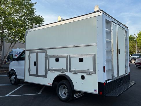 Used 2022 Chevrolet Express 3500 w/ Power Convenience Package RWD image 4
