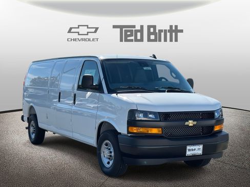 New 2025 Chevrolet Express 2500 Work Van w/ Safety Package image 3