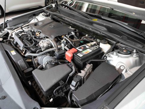 Used 2021 Toyota Camry SE FWD image 32