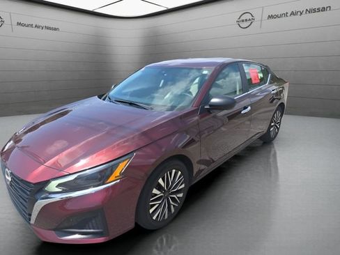 Certified 2025 Nissan Altima 2.5 SV FWD image 7