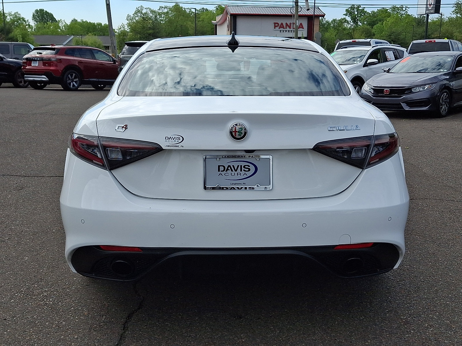 Used 2025 Alfa Romeo Giulia AWD w/ Driving Assist Package image 5