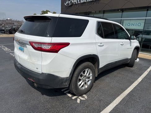 Used 2020 Chevrolet Traverse LT image 3