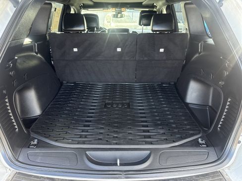 Used 2022 Jeep Grand Cherokee Limited image 29