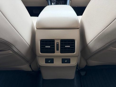 Used 2016 Subaru Outback 2.5i Limited image 27