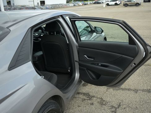 Used 2021 Hyundai Elantra SEL w/ Convenience Package FWD image 36