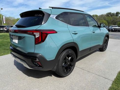 New 2026 Kia Seltos EX FWD image 3