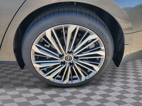 New 2025 Nissan Altima 2.5 SL image 13