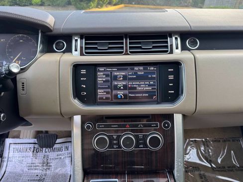 Used 2014 Land Rover Range Rover HSE image 19