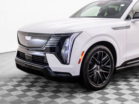 New 2025 Cadillac Escalade IQ Sport 1 w/ LPO, ONYX Package image 37