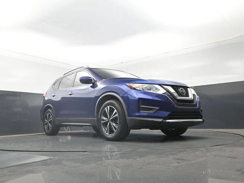 Used 2020 Nissan Rogue SV w/ Premium Package FWD image 30