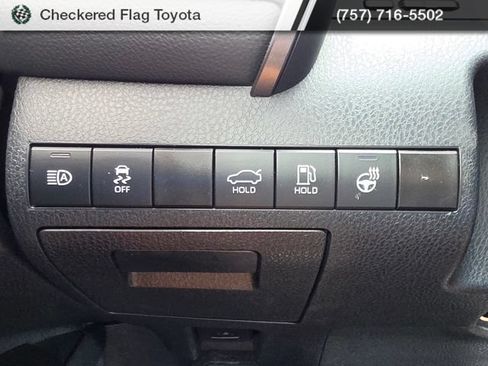 Used 2024 Toyota Camry SE FWD image 9