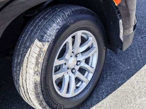 Used 2022 Chevrolet Suburban LT image 44