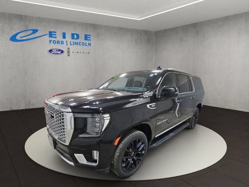 Used 2022 GMC Yukon XL Denali AWD/4WD image 5