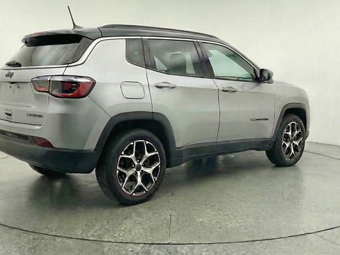 Used 2025 Jeep Compass Limited AWD/4WD image 9