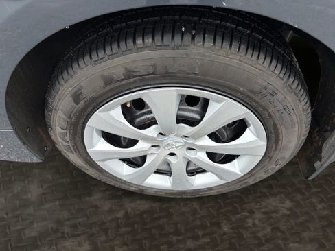 Used 2023 Toyota Corolla LE image 29