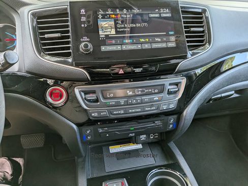 Used 2022 Honda Pilot Elite image 34