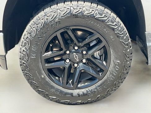 Used 2024 Chevrolet Silverado 1500 Custom Trail Boss AWD/4WD image 30