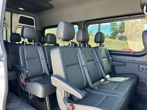 Used 2024 Mercedes-Benz Sprinter 2500 image 5
