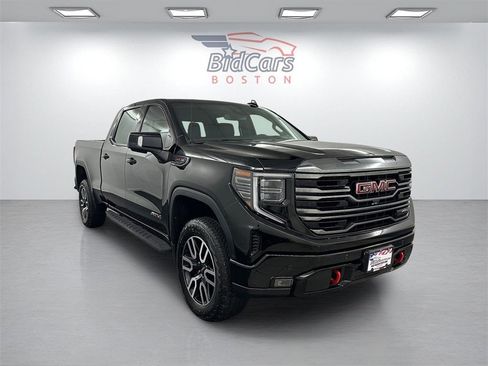 Used 2022 GMC Sierra 1500 AT4 w/ AT4 Premium Package image 3
