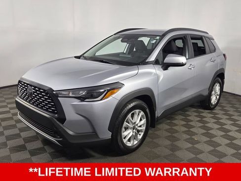 Used 2023 Toyota Corolla Cross LE FWD image 3