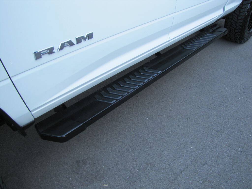 Used 2022 RAM 2500 Tradesman w/ Chrome Appearance Group AWD/4WD image 26