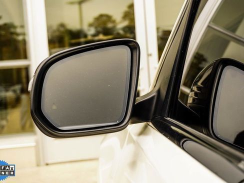 Used 2022 Mercedes-Benz GLE 580 4MATIC w/ Night Package image 13