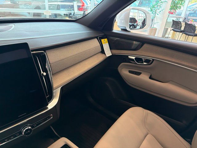 New 2026 Volvo XC90 T8 Plus w/ Protection Package Premier AWD/4WD image 19