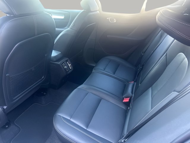 Used 2019 Volvo XC40 T5 Momentum AWD/4WD image 15