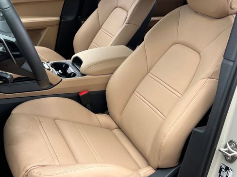 New 2026 Porsche Cayenne image 5