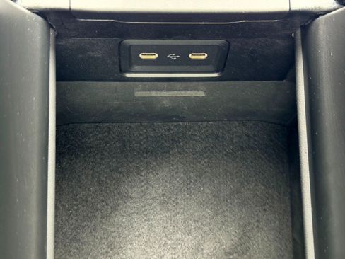 Used 2023 Mercedes-Benz C 43 AMG 4MATIC Sedan image 39