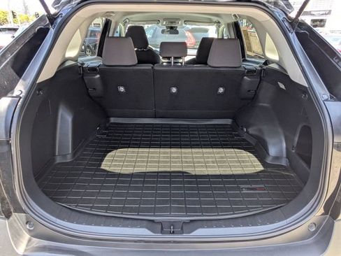 Used 2020 Toyota RAV4 XLE FWD image 25